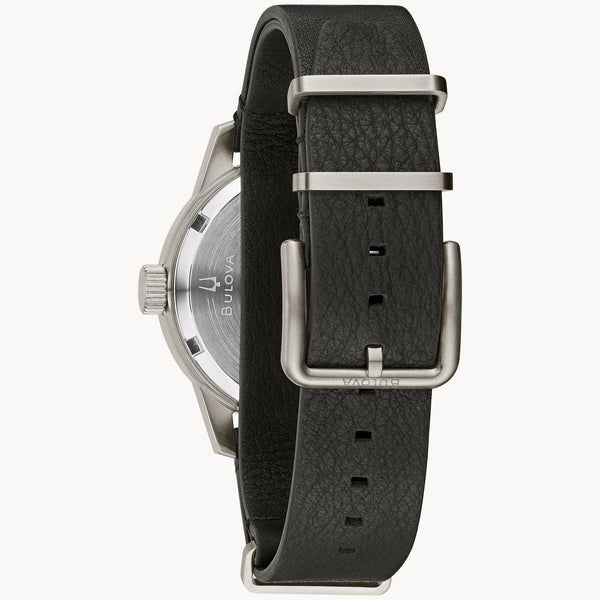 Reloj Bulova Hack Hombre Correa de Piel Negra - Vista lateral