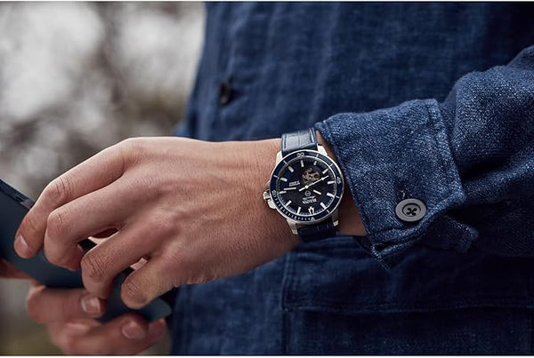 Reloj Bulova Marine Star para caballero pulsera de cuero - Vista lateral