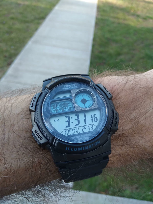 AE-1000W-2A2V Reloj Casio Illuminator para hombre Hora Mundial - Negro