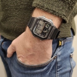 AE-1300WH-8AV Reloj Casio para Hombre, Illuminator 10 Años de Batería — imagen 2 de 4