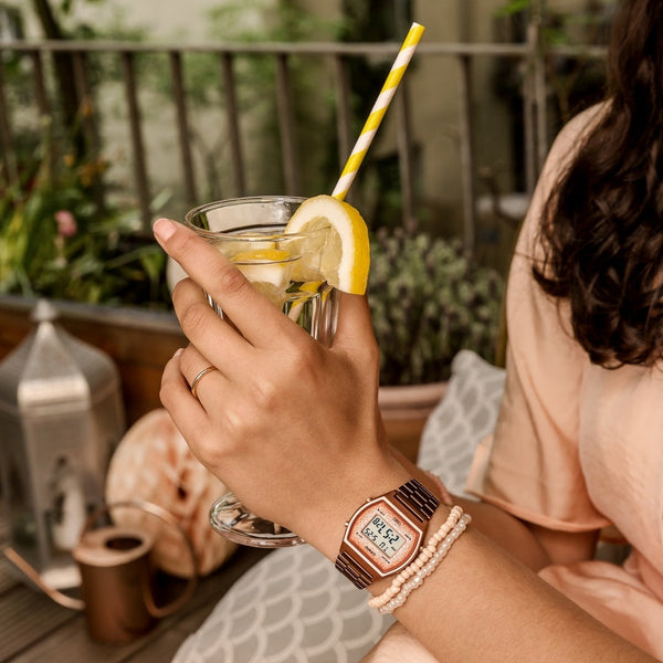 B-640WCG-5 Reloj Casio para Mujer, Vintage Clásico — imagen 2 de 4