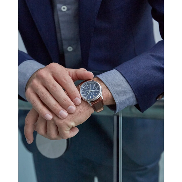 12L Reloj Citizen Corso Hombre Piel Marrón Esfera Azul - Vista lateral