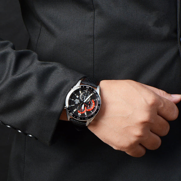 550L Reloj Edifice Hombre Correa Cuero Negro Rojo - Vista lateral