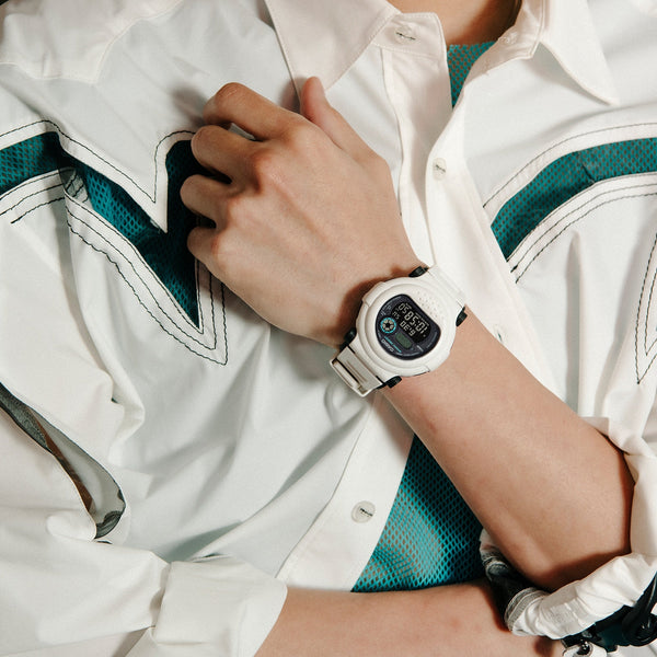 Reloj G-Shock Hombre Resina Blanco - Vista lateral
