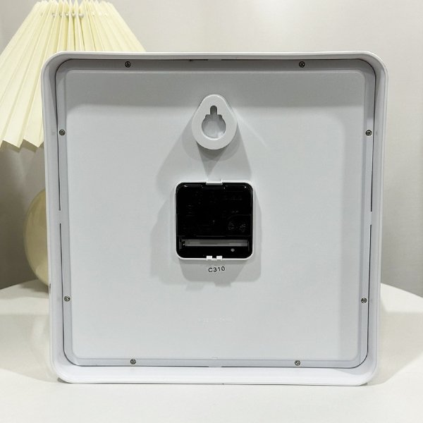 IQ-06 Reloj de Pared Casio Cuadrado Resina Blanco - Vista lateral