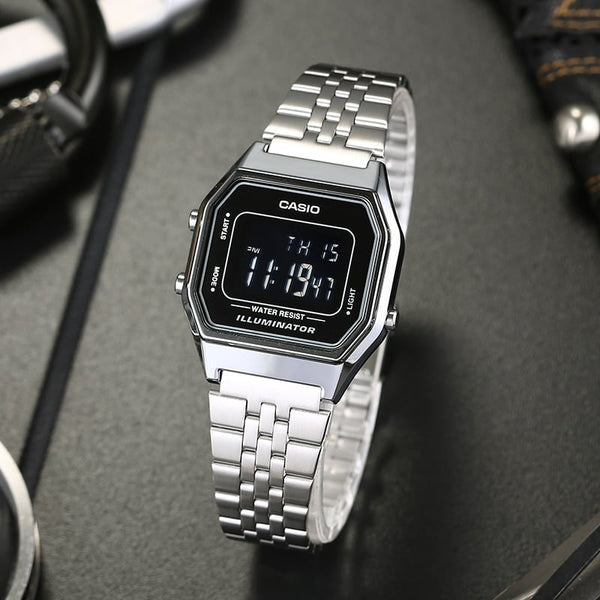 LA-680WA-1B Reloj Casio Unisex, Vintage Clásico Illuminator - Acero Inoxidable Plateado — imagen 2 de 2