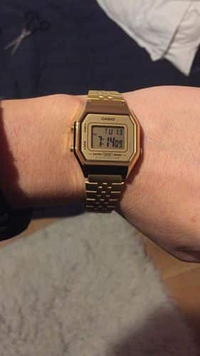 LA-680WGA-9 Reloj Casio para Mujer, Vintage Clásico Illuminator — imagen 2 de 5