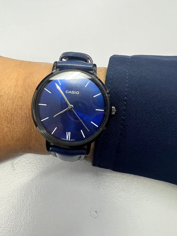 LTP-VT02BL-2A Reloj Casio para Mujer — imagen 2 de 3