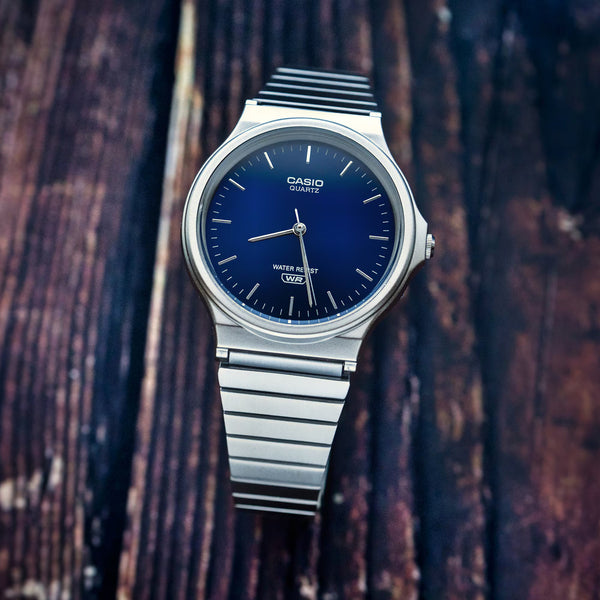 MQ-24DA-2A Reloj Casio unisex correa de metal — imagen 2 de 5