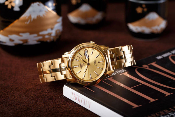 5-SNKL86K1 Reloj Seiko Automatic 5 Hombre Acero Dorado - Vista lateral