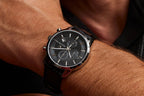 Reloj Bulova Sutton Hombre Correa de Cuero Negro - Vista trasera