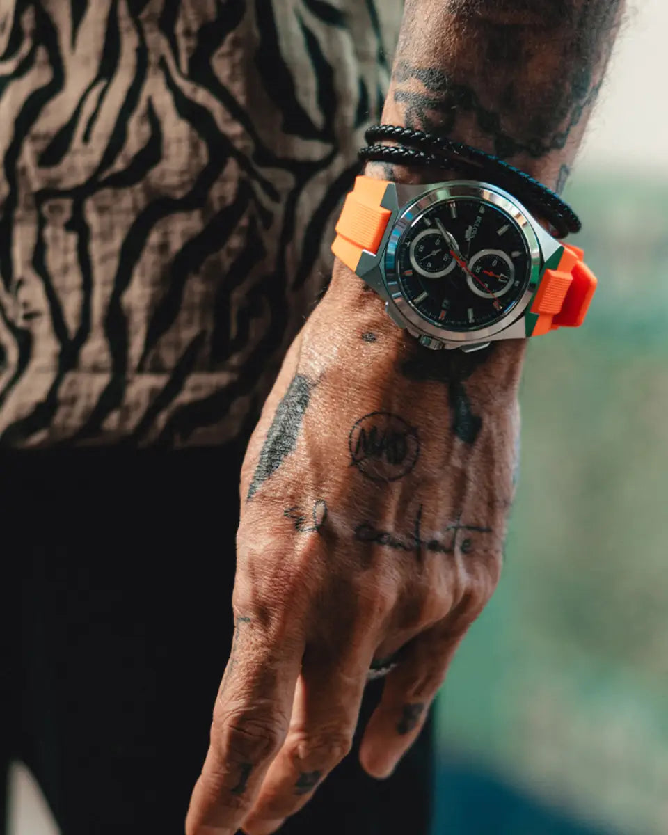 Reloj Bulova Marc Anthony Hombre Caucho Naranja - Detalle de esfera