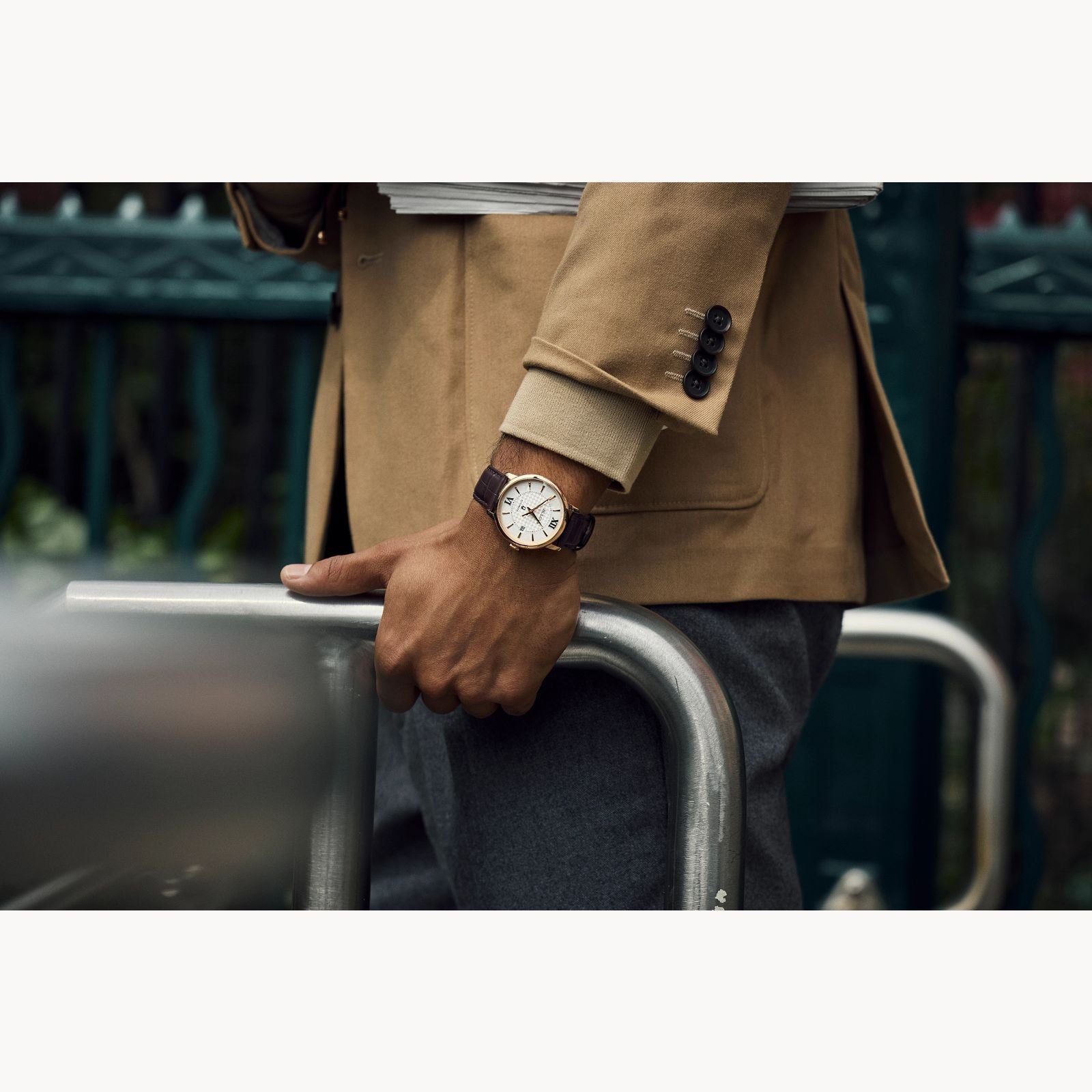 Reloj Bulova Hudson Hombre Piel Marrón Caja Oro - Vista trasera