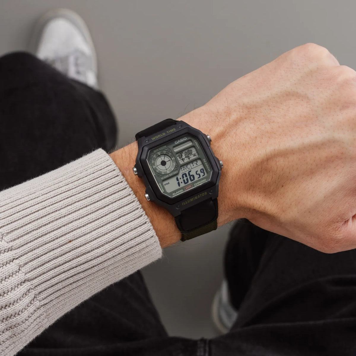 AE-1200WHUB-3AV Reloj Casio de hombre pulsera de cuero verde  45 mm 10 años de bateria