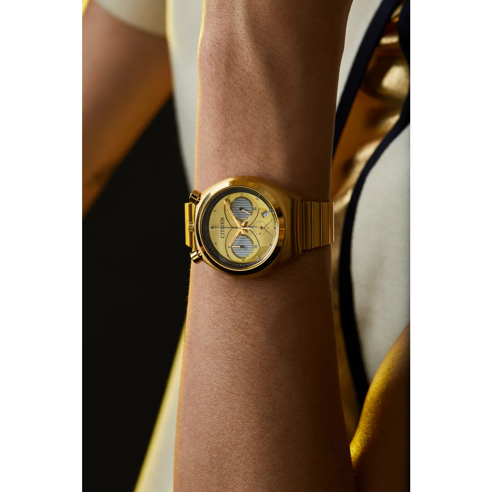 Reloj 51W Citizen Star Wars C-3PO de caballero pulsera de metal - Vista trasera