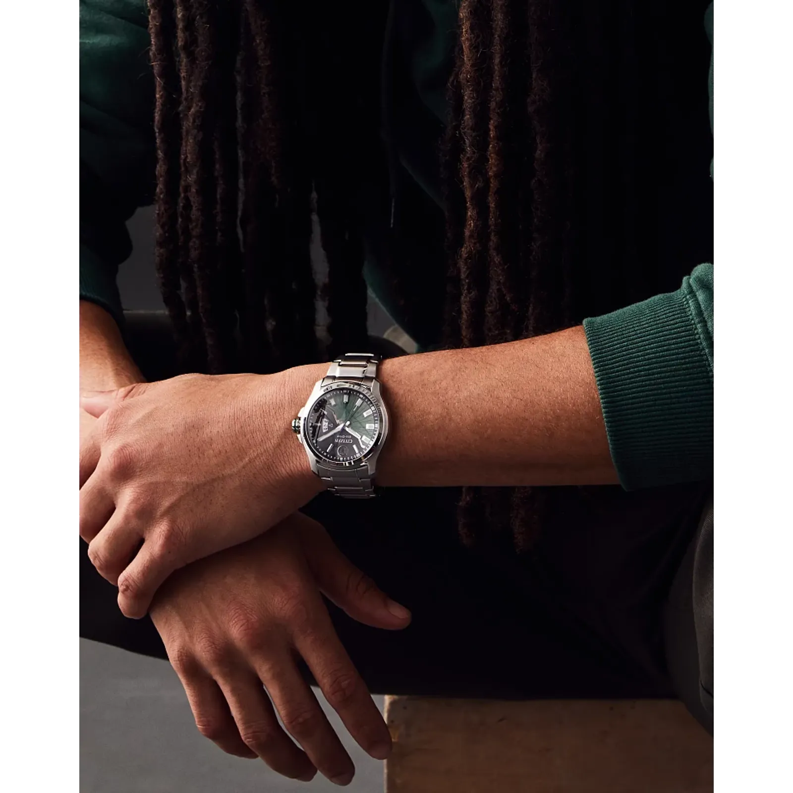 Reloj 56W Citizen The Hulk Marvel edition de hombre pulsera de metal Eco-drive - Detalle de esfera