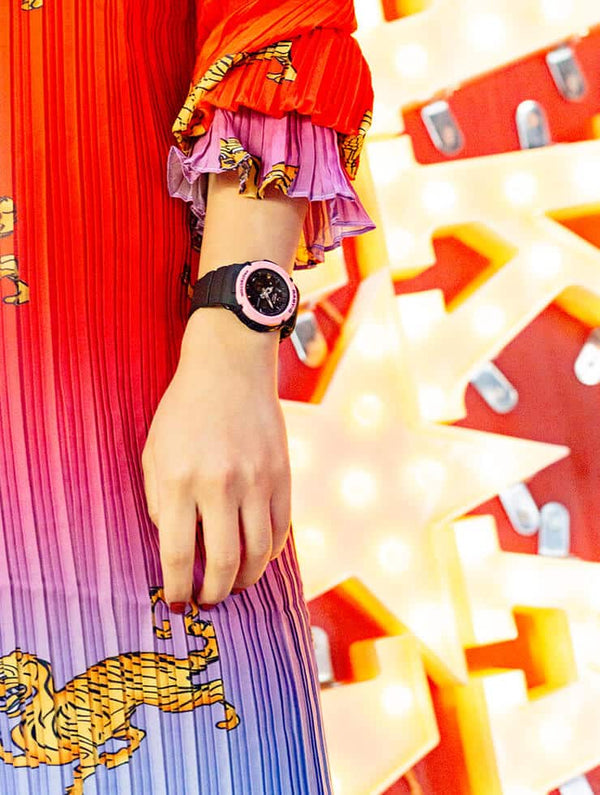 270 Reloj Baby-G Mujer Resina Negro con Rosa - Vista lateral