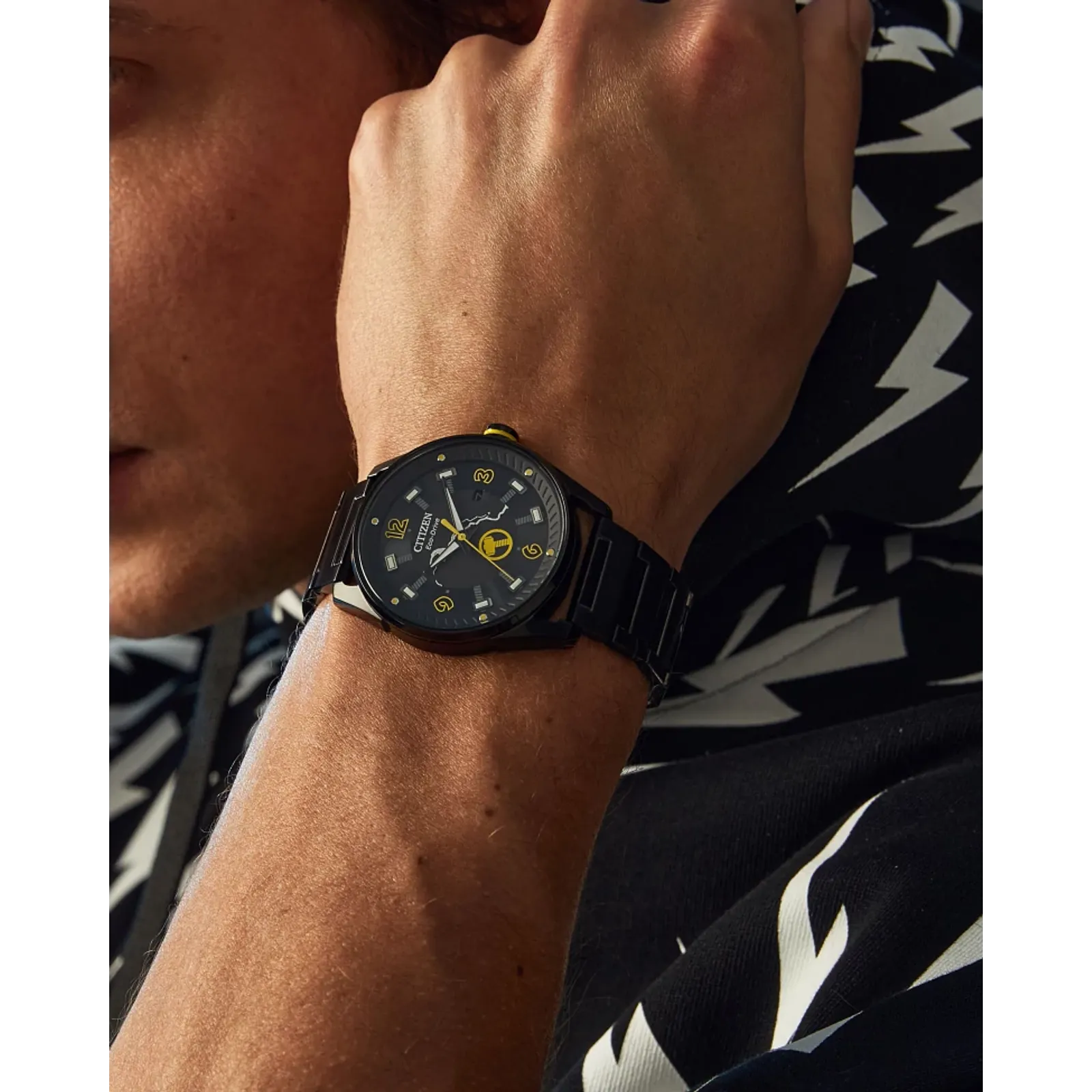 Reloj 50W Citizen Thor Marvel Edition de caballero pulsera de metal Eco-drive - Vista lateral