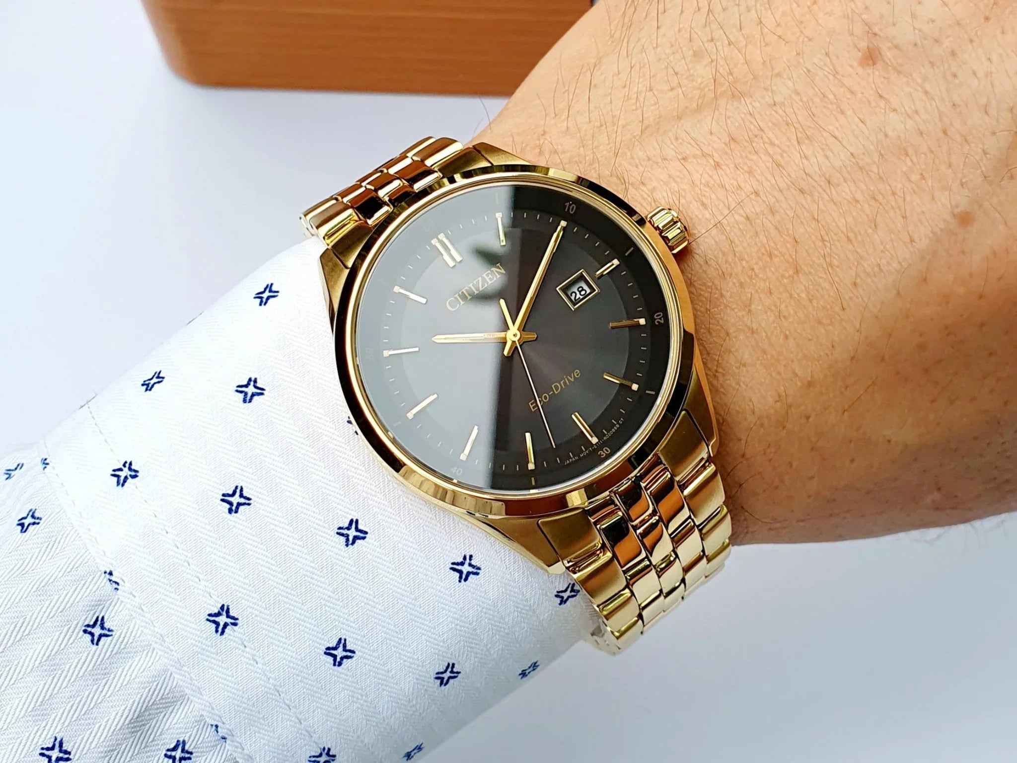 Reloj Citizen Corso Eco-Drive Hombre Acero Dorado - Vista lateral