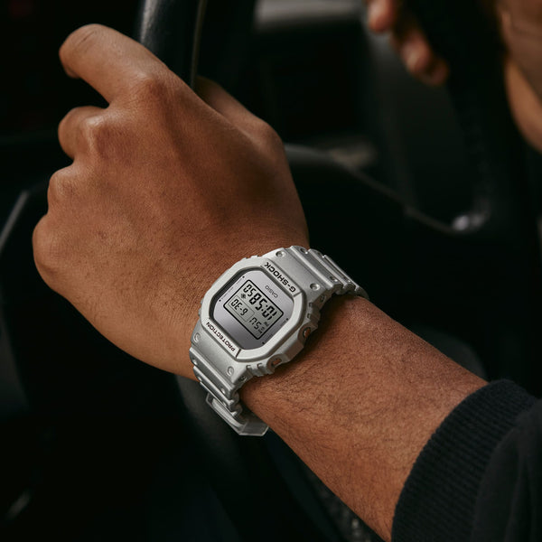 DW-5600FF Reloj G-Shock Hombre Resina Plateado - Vista lateral