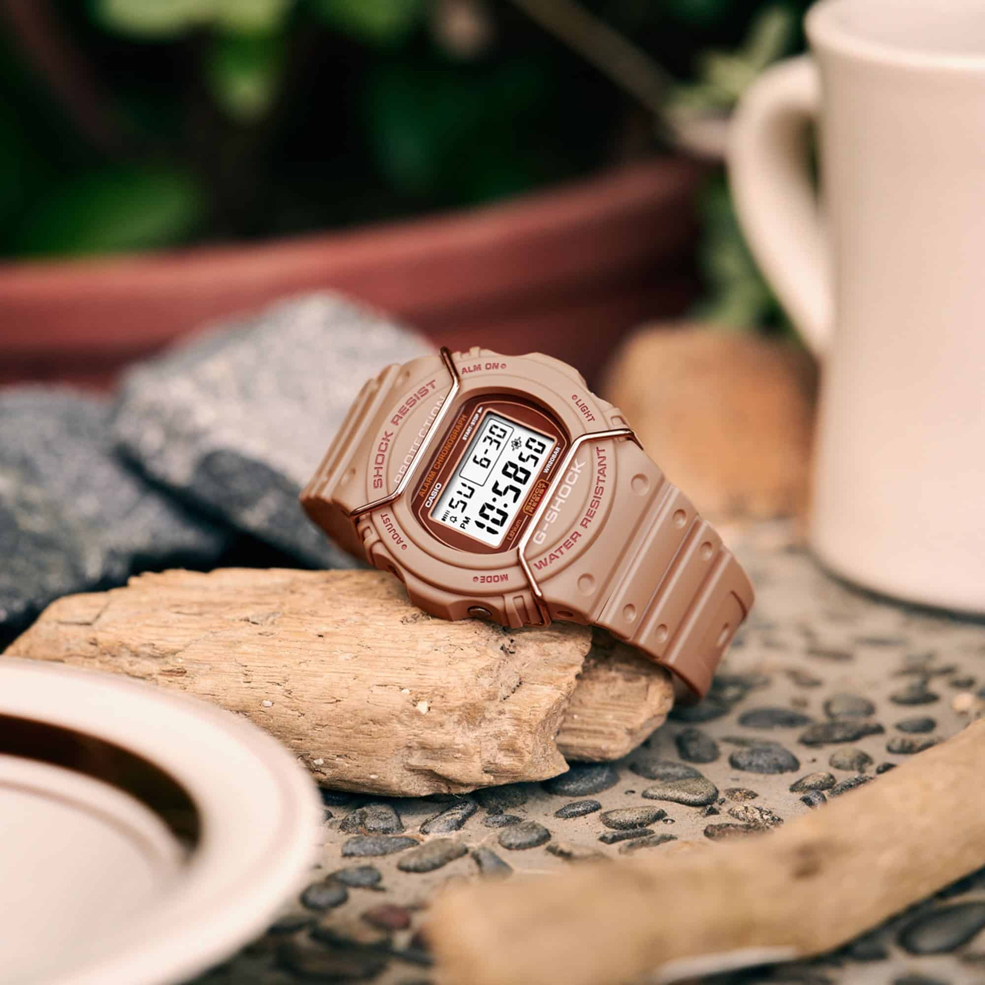 DW-5700PT Reloj G-Shock DW-5700 Hombre Resina Oro Rosa - Detalle de esfera