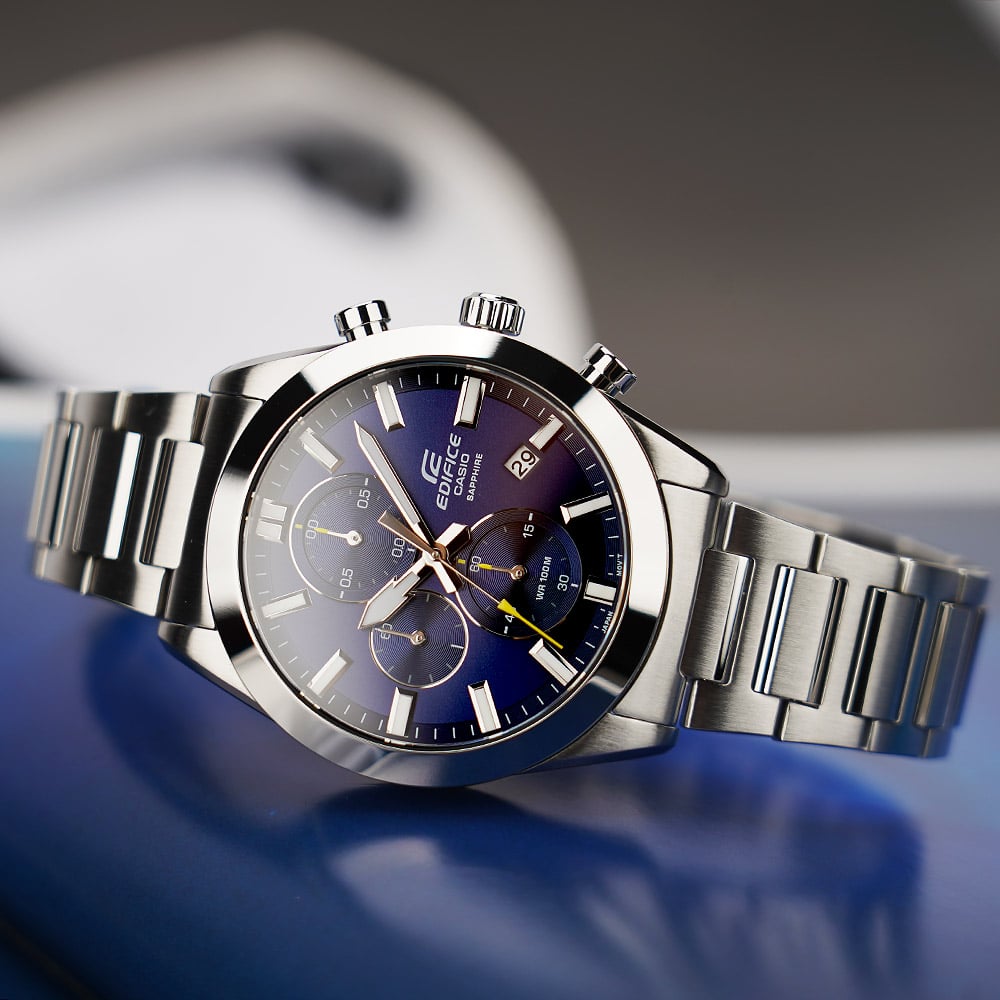 710D Reloj Edifice Hombre Correa de Acero Esfera Azul - Vista lateral