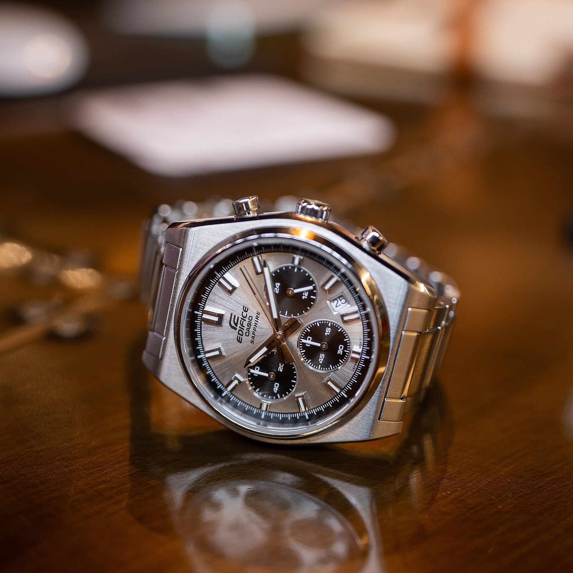 730D Reloj Edifice Hombre Acero Inoxidable Plateado - Detalle de esfera
