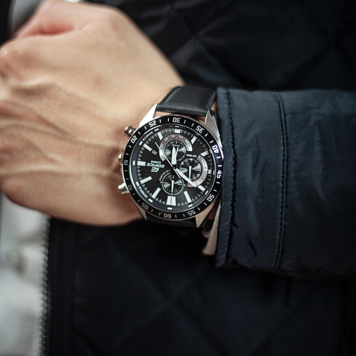 620L Reloj Casio Edifice Hombre Correa de Cuero Negro - Vista 6