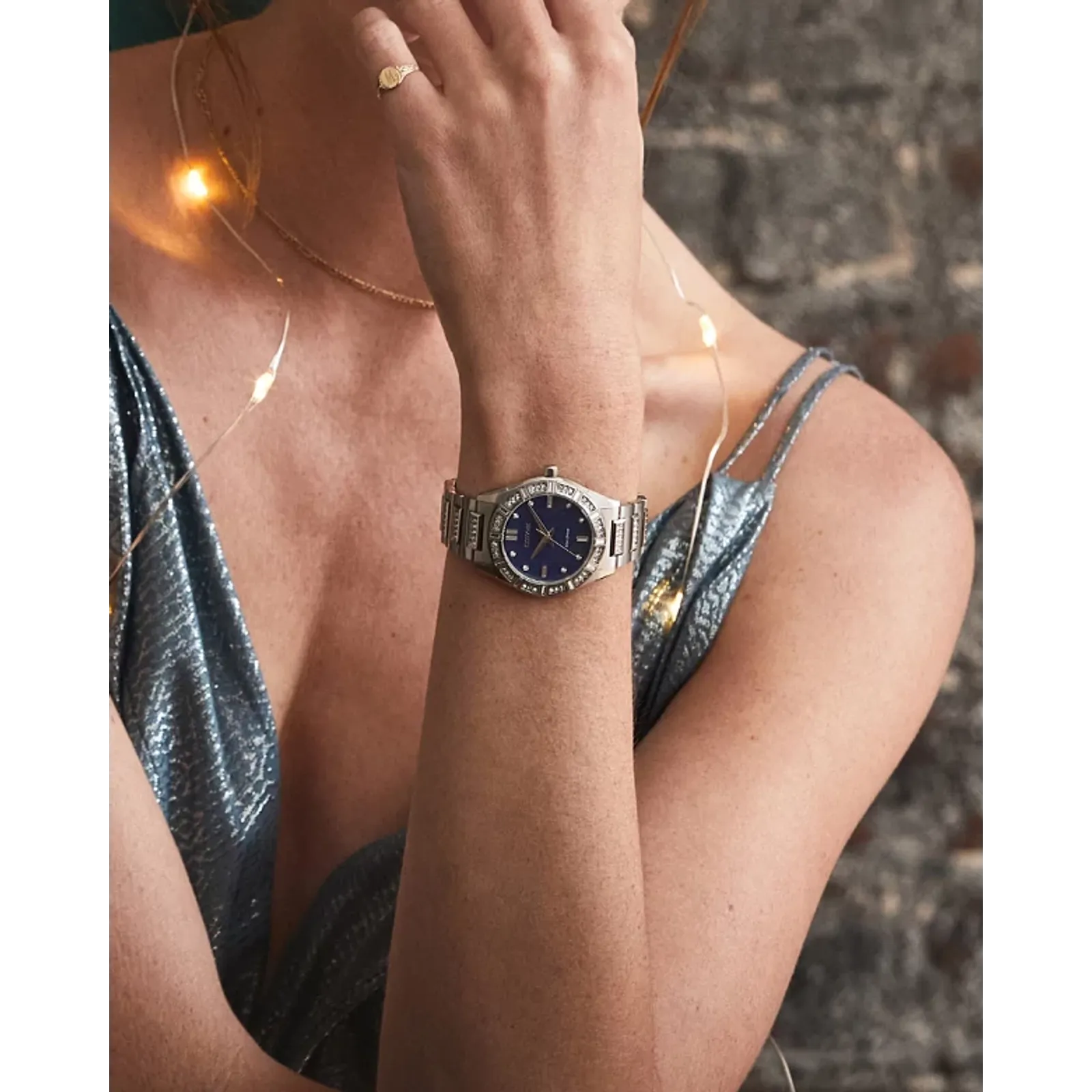 57L Reloj Citizen Silhouette Crystal Eco-drive de dama pulsera de metal 34 mm - Vista trasera