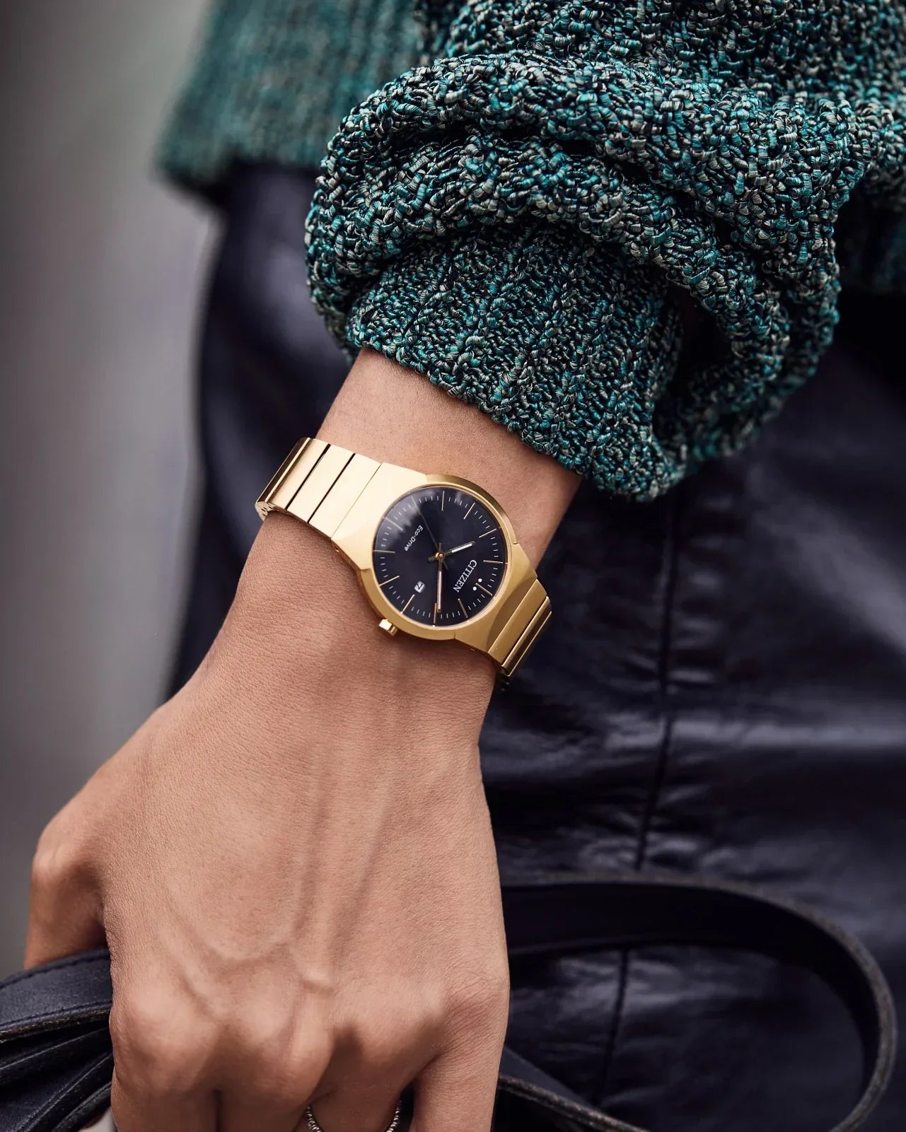 Reloj Citizen Axiom Mujer Brazalete Metal Dorado - Vista 6