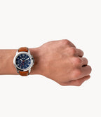 Reloj Fossil Grant Hombre Correa Cuero Marrón - Vista lateral