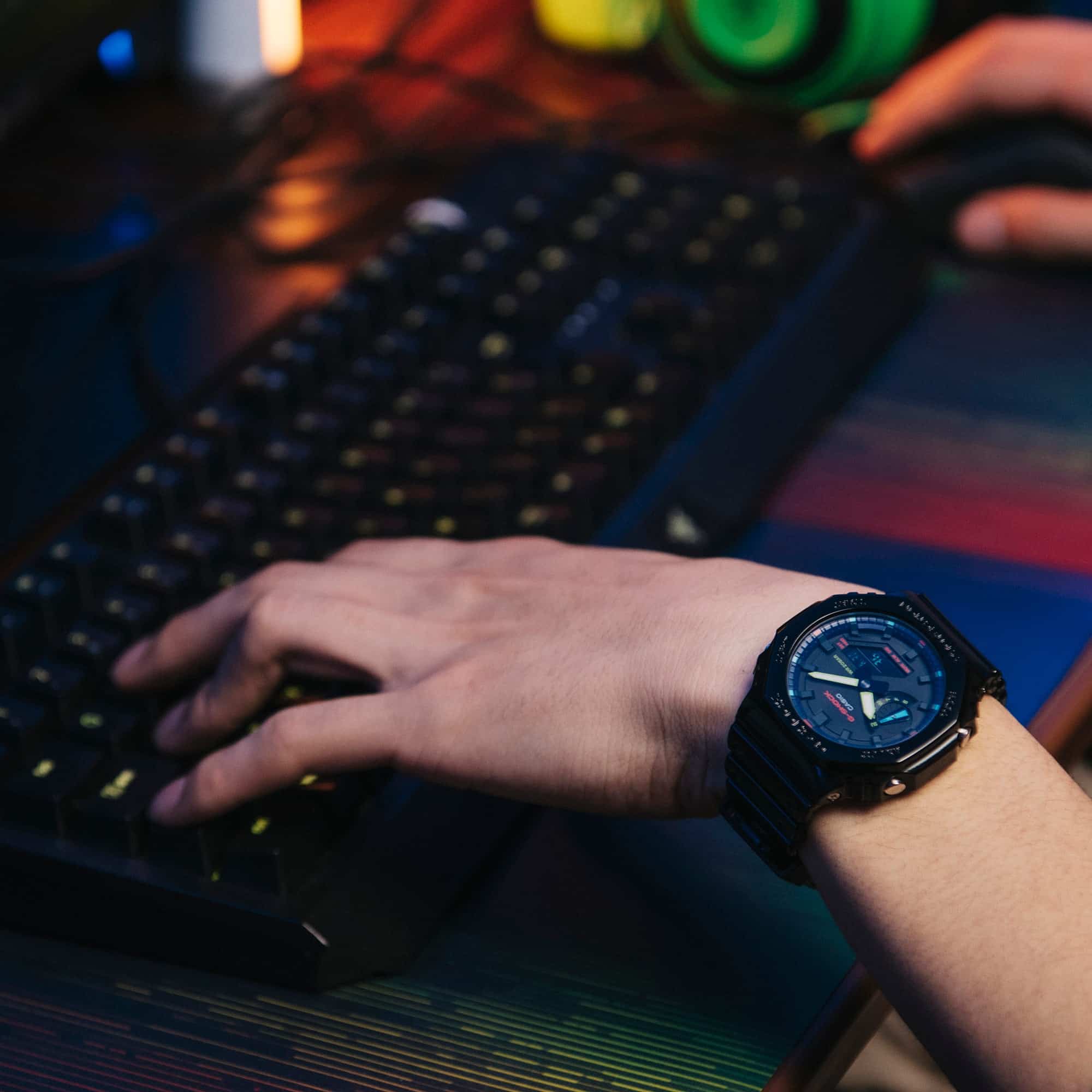 GA-2100RGB Reloj G-Shock GA-2100 Hombre Resina Negro - Vista lateral