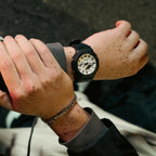 GA-2100WD Reloj G-Shock Hombre Resina Negro Esfera Blanca - Vista trasera
