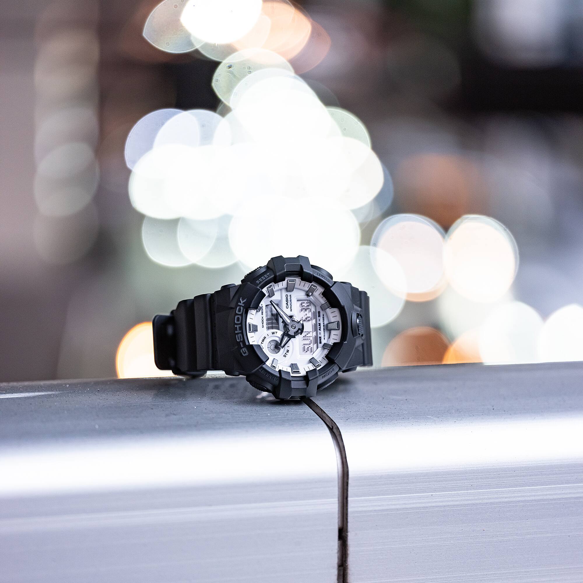 GA-700WD Reloj G-Shock Hombre Resina Negro Esfera Blanca - Vista 5