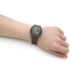Reloj Swatch Originals Gent Unisex Resina Verde Oliva - Detalle de esfera