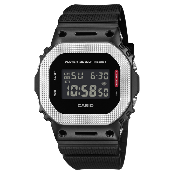 GM-5600BM Reloj G-Shock GM-5600 Hombre Caja Metal Plateada - Reloj original en Guatemala