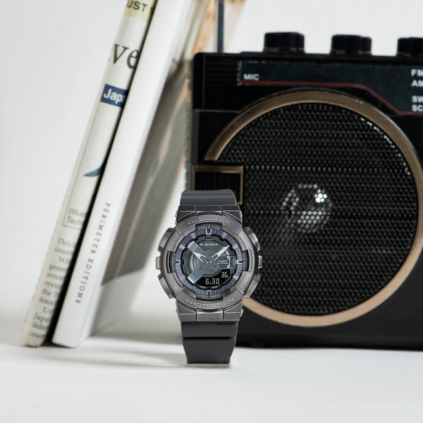 GM-S110B Reloj G-Shock Unisex Resina Gris Oscuro - Vista lateral