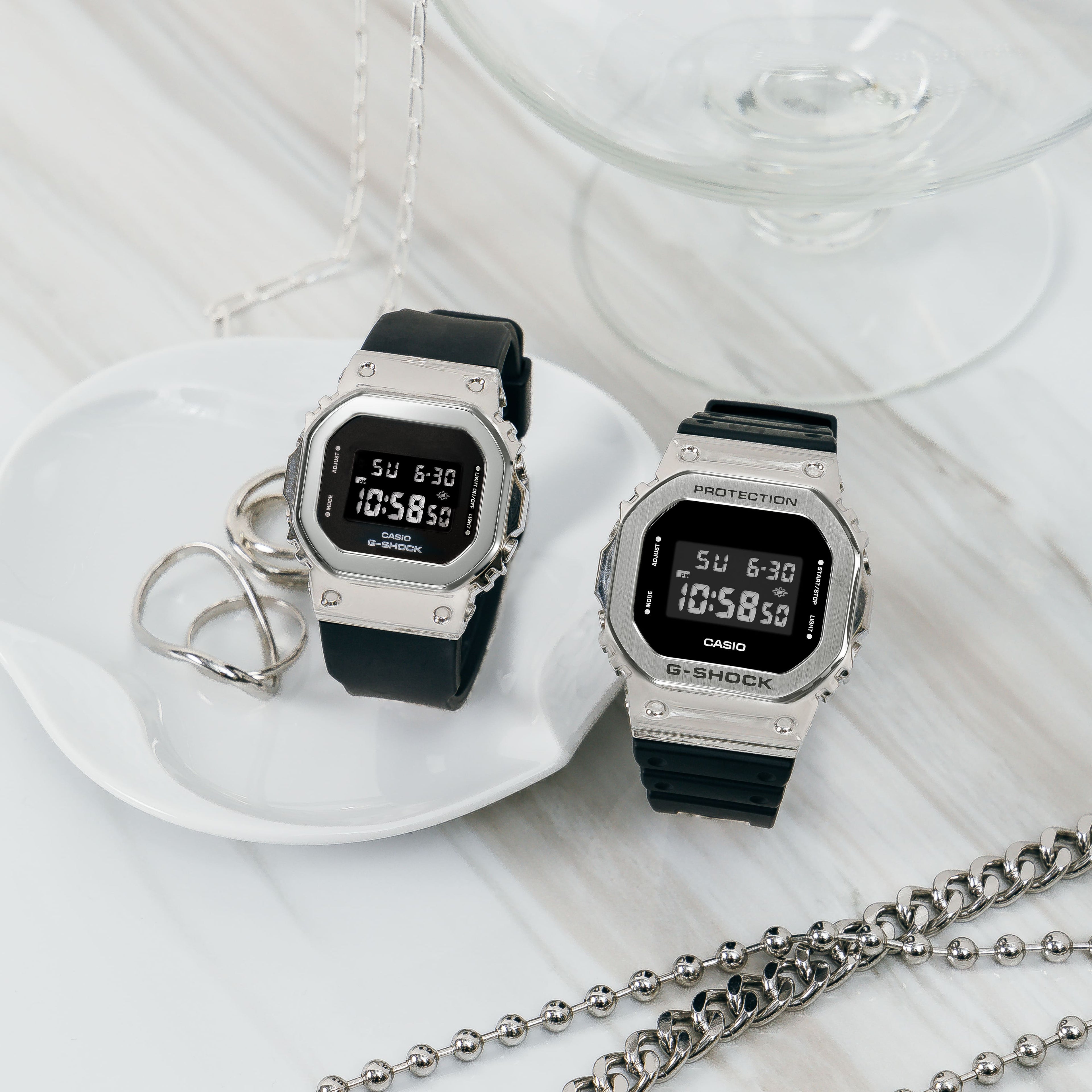 GM-S5600 Reloj G-Shock Hombre Acero Inoxidable Correa - Vista lateral