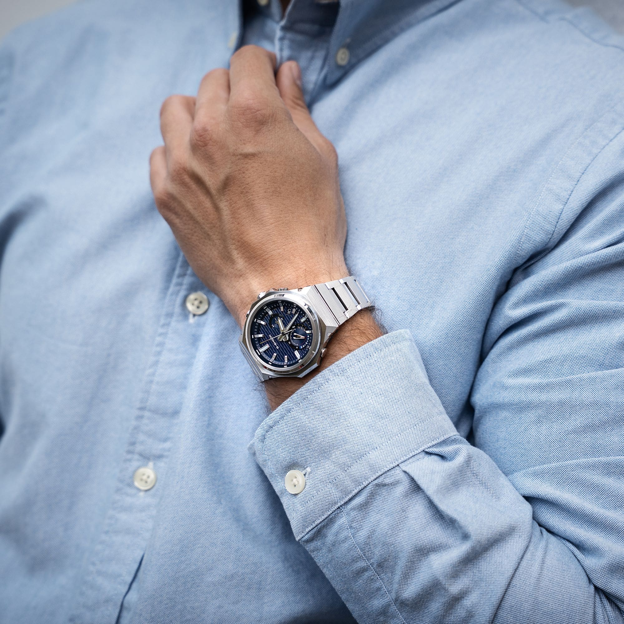 B1000D-2A Reloj G-Shock de hombre pulsera de metal - Vista lateral
