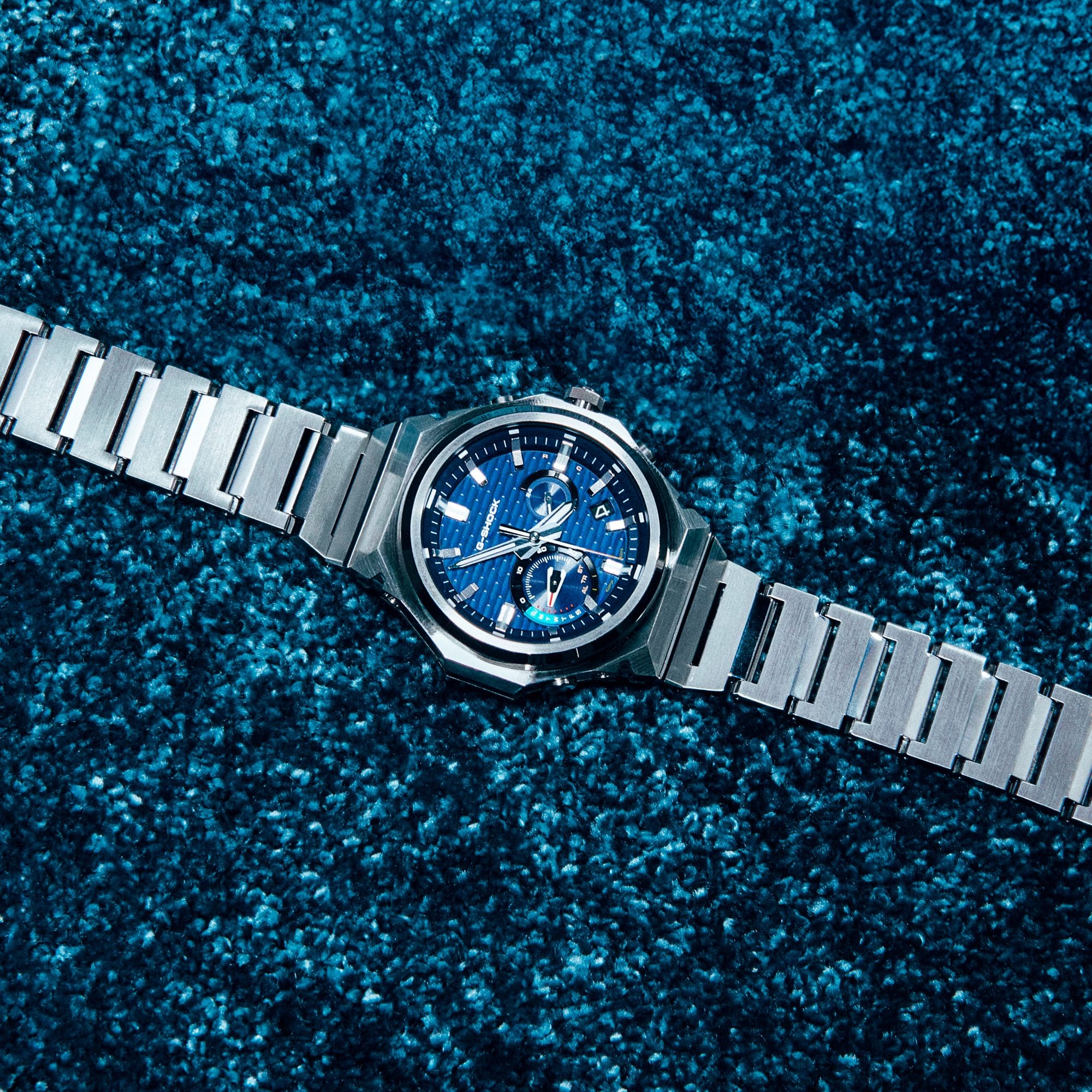 B1000D-2A Reloj G-Shock de hombre pulsera de metal - Vista trasera
