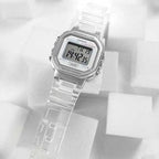 LA-20WHS Reloj Casio Illuminator Unisex Resina Transparente - Vista lateral