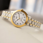 1128G Reloj Casio Mujer Correa de Acero Bicolor - Vista trasera