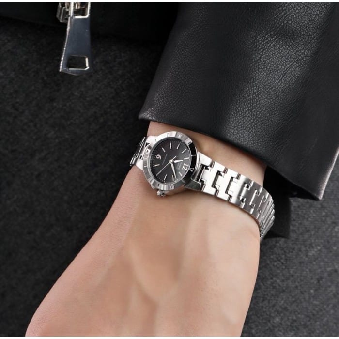 1177A Reloj Casio Mujer Acero Plateado Esfera Negra - Vista lateral