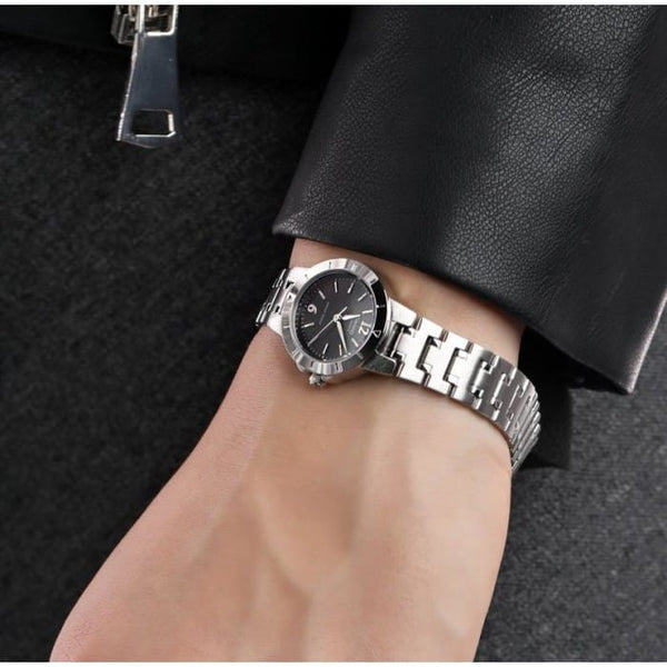 1177A Reloj Casio Mujer Acero Plateado Esfera Negra - Vista lateral