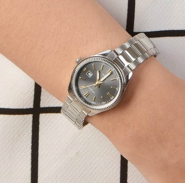 LTP-1302D-1A2V Reloj Casio para Mujer - Plateado