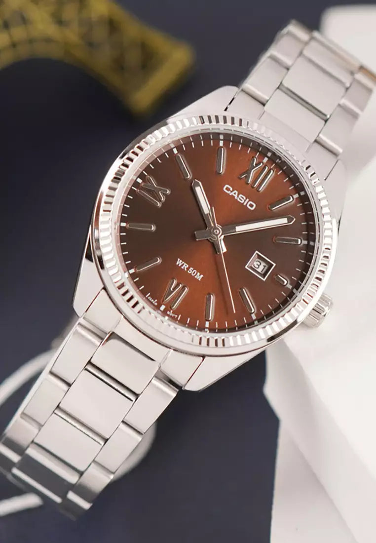 1302DD Reloj Casio Mujer Correa de Acero Esfera Marrón - Vista lateral