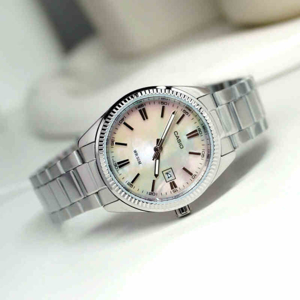 Reloj LTP-1302DS-4AV Casio de dama correa de metal — imagen 2 de 3
