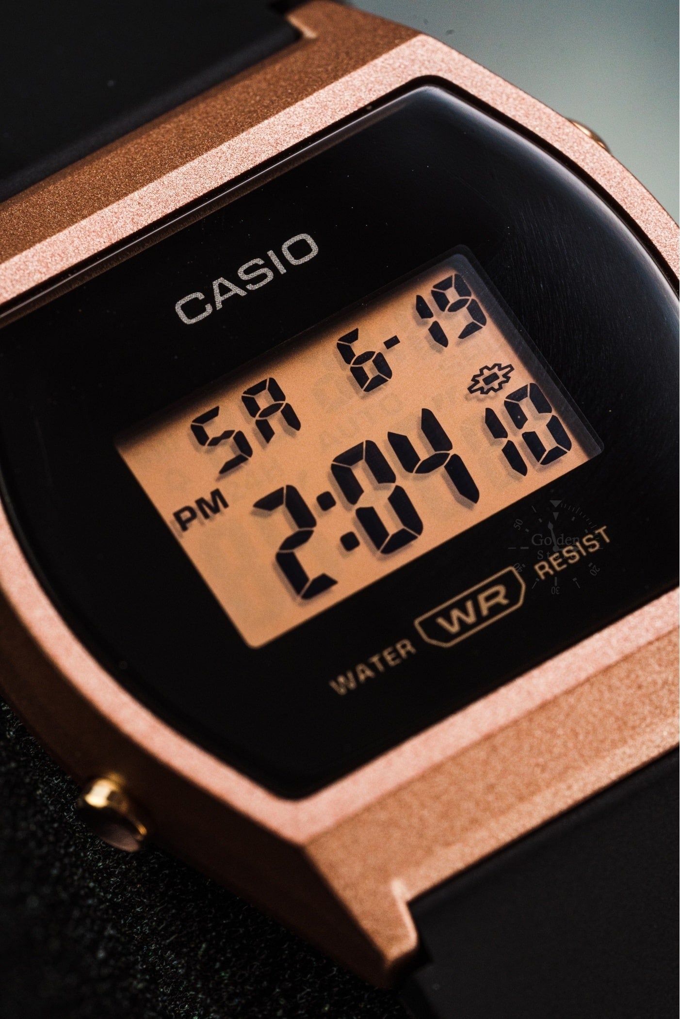 LW-204 Reloj Casio Mujer Resina Azul Caja Oro Rosa - Detalle de esfera