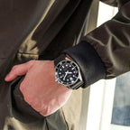 10 Reloj Casio MDV Hombre Correa de Resina Negro - Vista lateral