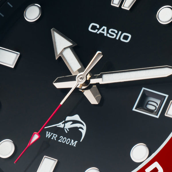 MDV-106DD-1A2CF Reloj Casio Marlin Duro de hombre pulsera de metal plateado